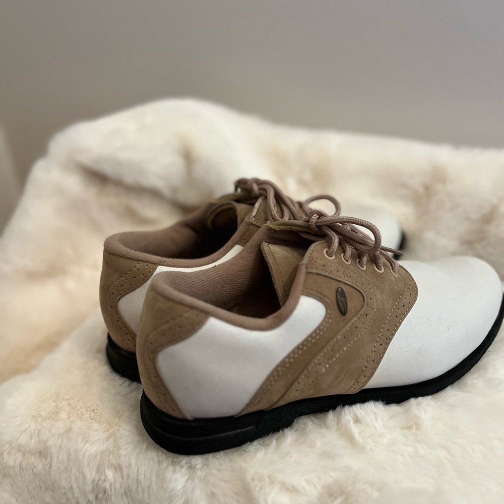 Austin Golf Shoes Two Toned Tan And White Womens Size 7 Spike Key - Picture 11 of 14